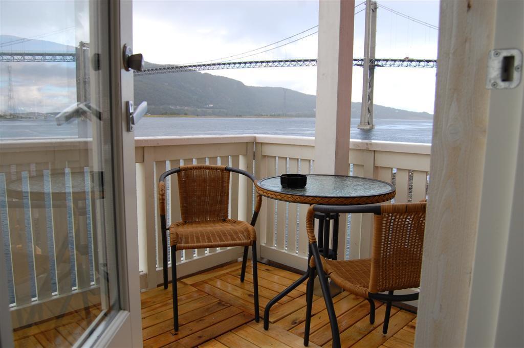 Tjeldsundbrua Maritim Villa Evenskjer Bagian luar foto